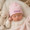 Blush babymutsje met naam geborduurd van 100% katoen voor pasgeboren baby