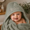 Stone Green badcape met naam geborduurd voor baby van 100% katoen badstof