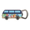 Metalen flesopener in de vorm van een VW-busje met kleurrijke strandhuisjes, magnetisch en compact (11,7x4x0 cm), ideaal voor keuken of bar.